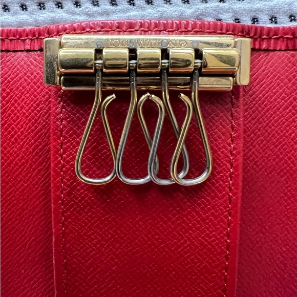 Louis Vuitton 4 Ring Epi Key Holder - Picture 12 of 15